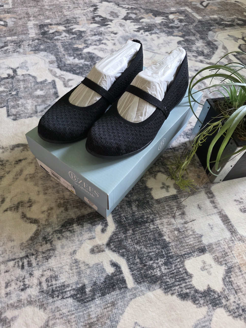 BZEES for LifeStride Black Knit Keynote Flats with Elastic Strap